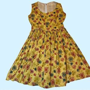 Vintage home made fit and flare 50s style dress small/medium floral print pocket